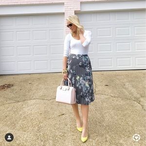 Accordion pleated midi skirt